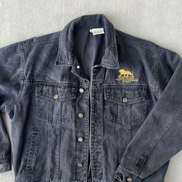 Vintage MGM Grand Las Vegas Black Denim Jean Jacket Large - Picture 2 of 7
